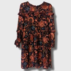 Pretty LOFT 8P Floral Dress with Lining and Lovely Detail at Sleeve and Neckline